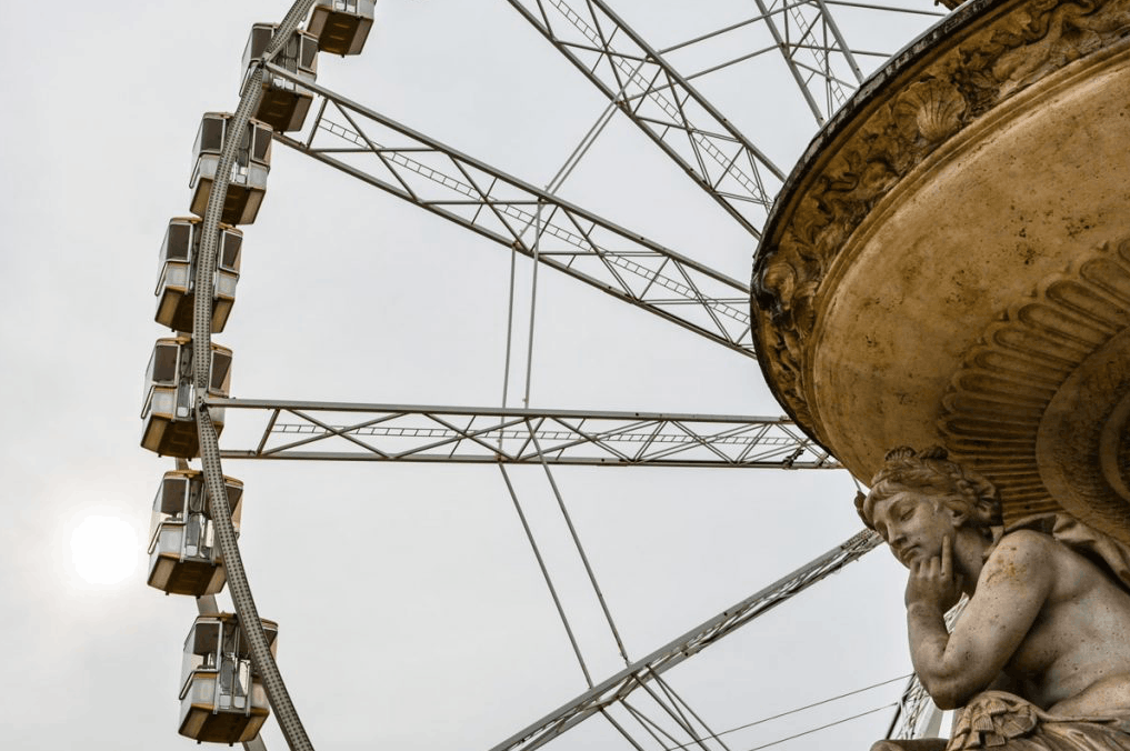 Budapest Eye látvány óriáskerék az Erzsébet téren, a ...