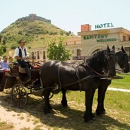 Kocsikázás Sümeg történelmi belvárosában, nézze meg a táj szépségeit és a város nevezetességeit