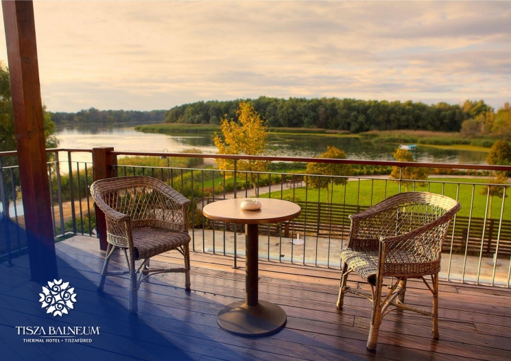 Romantikus wellness üdülés gyertyafényes vacsorával a Tisza-tónál,  a Balneum Hotelben