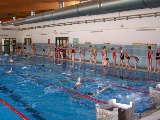 Szigetvári úszásoktatás a Gyógyfürdő tanuszodájában