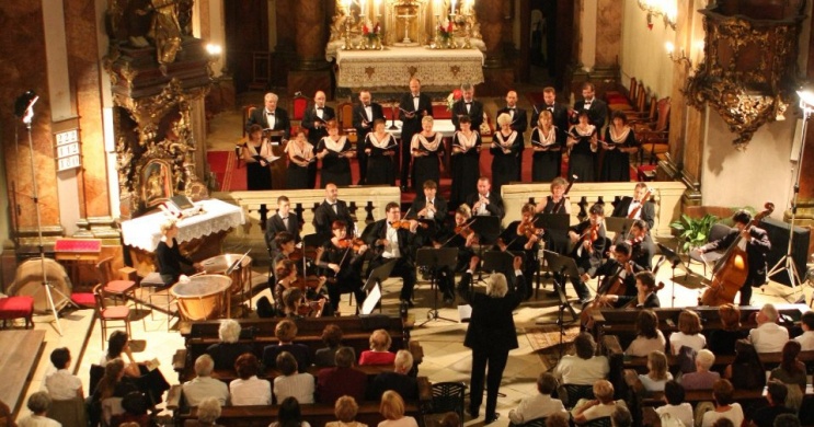 Harmonia Albensis. Templomi koncertsorozat Székesfehérváron