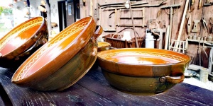 Korongozás, ismerkedés az agyagedényekkel Gyenesdiáson a Keramikustanodában