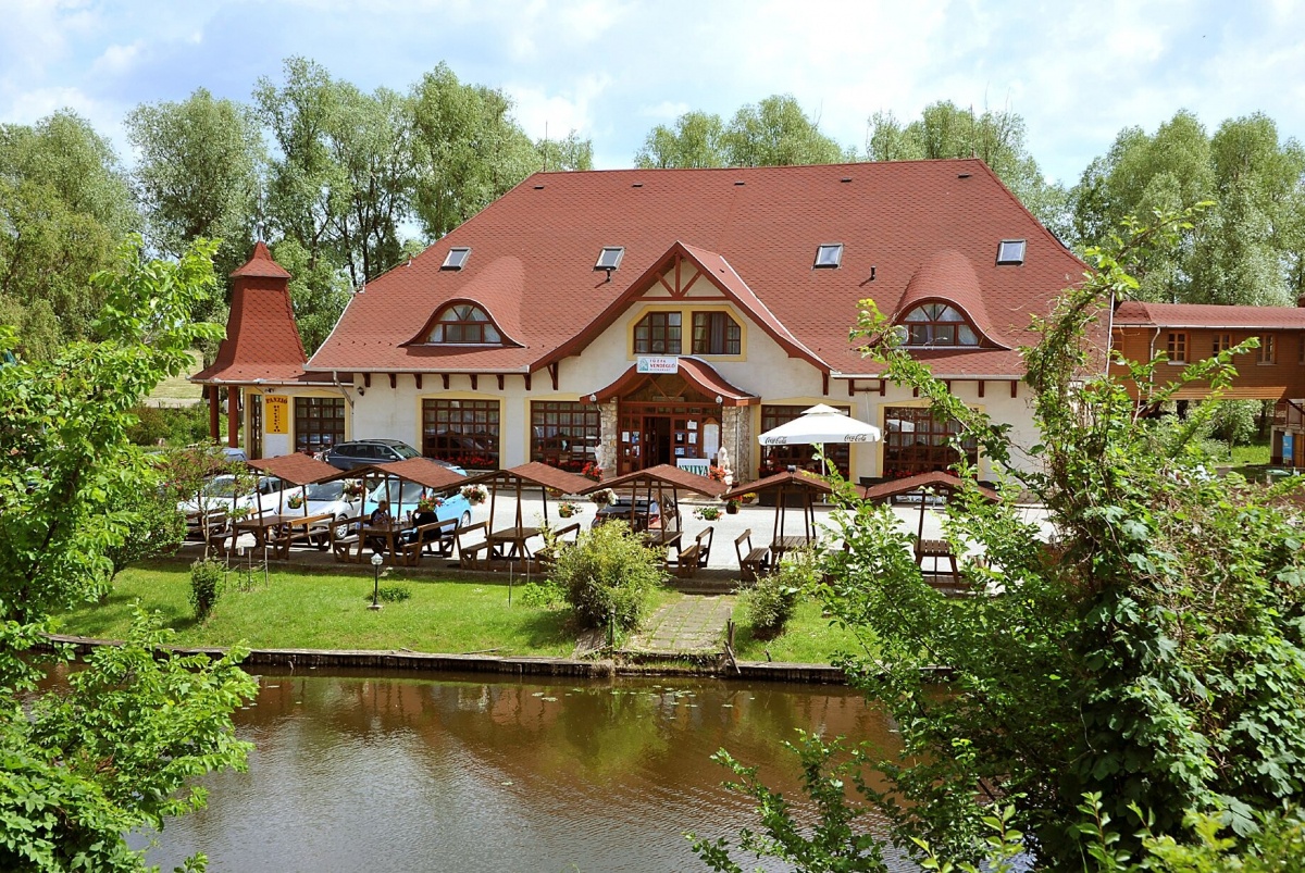 fűzfa hotel és pihenőpark