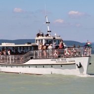 Balatonkenesei nyári sétahajózás a Balatoni Hajózás hajóival a balatonkenesei hajókikötőből 2019 Balatonkenesei nyári sétahajózás a Balatoni Hajózás hajóival a balatonkenesei hajókikötőből 2019