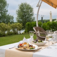 Wellness borkóstoló, borkóstoló cégeknek, baráti társaságoknak wellness pihenéssel a Balneumban Wellness borkóstoló, borkóstoló cégeknek, baráti társaságoknak wellness pihenéssel a Balneumban