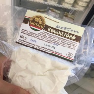 Kecsketúró vásárlás a Magyardombegyházi Sajtműhelyben Kecsketúró vásárlás a Magyardombegyházi Sajtműhelyben