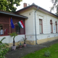 Zenés mese előadás 2019. Dobszay Meskó Ilona: Fehér ló fia Zenés mese előadás 2019. Dobszay Meskó Ilona: Fehér ló fia
