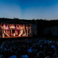 Komárom színház, szabadtéri musical előadások a Monostori Erőd falai között Komárom színház, szabadtéri musical előadások a Monostori Erőd falai között