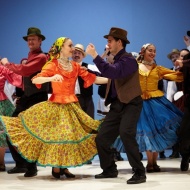 Folklór est Budapest 2023. A Rajkó Együttes táncosai és zenészei az Aranytíz Kultúrházban Folklór est Budapest 2023. A Rajkó Együttes táncosai és zenészei az Aranytíz Kultúrházban