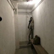 Titkos bunker Veszprémben, betekintés az egykori hidegháborús polgárvédelmi óvóhely helyiségeibe Titkos bunker Veszprémben, betekintés az egykori hidegháborús polgárvédelmi óvóhely helyiségeibe