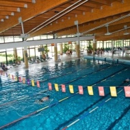 Pápai fitness hétvége a Várkertfürdőben, kiúszó-, élmény-, ülő- és csúszdás medencével, szaunákkal Pápai fitness hétvége a Várkertfürdőben, kiúszó-, élmény-, ülő- és csúszdás medencével, szaunákkal