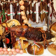 Októberi hosszú hétvége Gyulán, a Békéscsabai Kolbászfesztivál jegyében Októberi hosszú hétvége Gyulán, a Békéscsabai Kolbászfesztivál jegyében