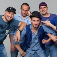 Alma Együttes családi koncert a veresegyházi Mézesvölgyi Szabadtéri Színpadon Alma Együttes családi koncert a veresegyházi Mézesvölgyi Szabadtéri Színpadon