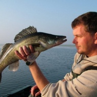 Tisza-tavi horgászat Tiszafüreden, a Szabics Kikötőben Tisza-tavi horgászat Tiszafüreden, a Szabics Kikötőben