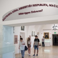 Tárlatvezetés, idegenvezetés Debrecenben, a Református Kollégium Múzeumában csoportoknak
