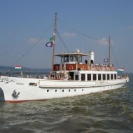 Rendezvényhajó a Balatonon, akár több száz fős rendezvények a Balatoni Hajózás Zrt. hajóin Rendezvényhajó a Balatonon, akár több száz fős rendezvények a Balatoni Hajózás Zrt. hajóin