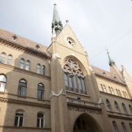 Budapesti templomtornyok, városnéző séta a Belváros rejtőzködő templomaihoz Budapesti templomtornyok, városnéző séta a Belváros rejtőzködő templomaihoz