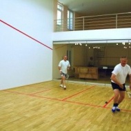 Squash Zalakaroson, fallabdázázási lehetőség zalakarosiaknak és Zalakaroson üdülőknek Squash Zalakaroson, fallabdázázási lehetőség zalakarosiaknak és Zalakaroson üdülőknek