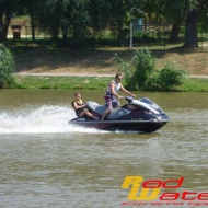 Jet-ski bérlés Győrben, 1 órás jet-ski-zés a Szigetközben 180 lóerős Jet-Skivel 1-4 fő részére Jet-ski bérlés Győrben, 1 órás jet-ski-zés a Szigetközben 180 lóerős Jet-Skivel 1-4 fő részére