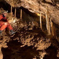 Barlangok Világnapja 2024. Kedvezményes overallos barlangtúra a Csodabogyós-barlangban