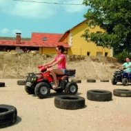 Csoportos kirándulás, céges csapatépítés a Kis-Balaton közeli 7 Vezér Történelmi Kalandparkban Csoportos kirándulás, céges csapatépítés a Kis-Balaton közeli 7 Vezér Történelmi Kalandparkban