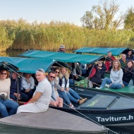 Csapatépítés hajón a Tisza-tónál, felfedező élménytúrára várjuk önöket katonai kishajóink fedélzetén