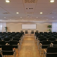 Konferenciaterem Veszprémben szálláslehetőséggel is az egyetemi városrészben, közel a belvároshoz Konferenciaterem Veszprémben szálláslehetőséggel is az egyetemi városrészben, közel a belvároshoz