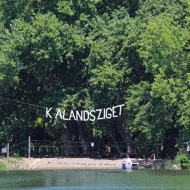 Extrém leánybúcsú programok Kalandszigetünkön, várjuk barátnőivel a Tisza-tónál Extrém leánybúcsú programok Kalandszigetünkön, várjuk barátnőivel a Tisza-tónál