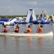 Vízisportok és vízitúrák a Tisza-tónál az Élményfalu Vízisport és Vízitúra központjában Vízisportok és vízitúrák a Tisza-tónál az Élményfalu Vízisport és Vízitúra központjában
