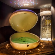 Holt-tengeri kezelés, lebegés sós vízben Visegrádon a Lepence Spa Wellness Fürdőben Holt-tengeri kezelés, lebegés sós vízben Visegrádon a Lepence Spa Wellness Fürdőben