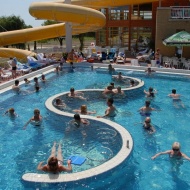 Zalakarosi aquapark, családi fürdőzés, szórakozás és pihenés a zalakarosi élményfürdő aquaparkban