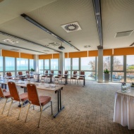 Csapatépítő wellness szállással és programokkal a balatoni panorámás siófoki Yacht Hotelben Csapatépítő wellness szállással és programokkal a balatoni panorámás siófoki Yacht Hotelben