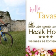 Majális wellness pihenéssel a Bakonyban lovasbemutatóval és gyerekprogramokkal a Hasik Hotelben Majális wellness pihenéssel a Bakonyban lovasbemutatóval és gyerekprogramokkal a Hasik Hotelben