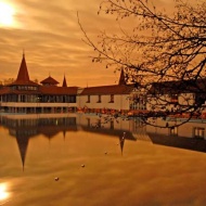 2 éjszaka wellness akció Hévízen, teljes ellátással és programokkal a Hunguest Hotel Heliosban 2 éjszaka wellness akció Hévízen, teljes ellátással és programokkal a Hunguest Hotel Heliosban