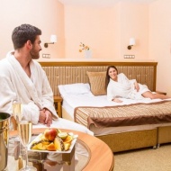 Romantikus wellness szállás aktív programokkal és gyertyafényes éjszakai fürdőzéssel Zalakaroson Romantikus wellness szállás aktív programokkal és gyertyafényes éjszakai fürdőzéssel Zalakaroson
