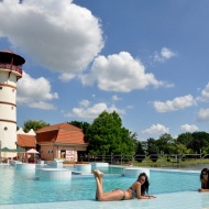 Akciós üdülés Gyopárosfürdőn, nyári vakáció korlátlan fürdőbelépővel a Hotel Corvus Aqua-ban Akciós üdülés Gyopárosfürdőn, nyári vakáció korlátlan fürdőbelépővel a Hotel Corvus Aqua-ban