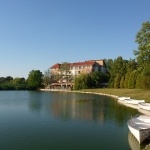 Tóparti pihenés Gyopárosfürdőn korlátlan fürdőbelépővel a Hotel Corvus Aqua-ban Tóparti pihenés Gyopárosfürdőn korlátlan fürdőbelépővel a Hotel Corvus Aqua-ban
