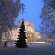 Zirc advent, a Zirci Ciszterci Apátság adventi programsorozata Zirc advent, a Zirci Ciszterci Apátság adventi programsorozata