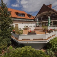 Majális wellness pihenéssel és szabadtéri programokkal a Hasik Hotelben Majális wellness pihenéssel és szabadtéri programokkal a Hasik Hotelben
