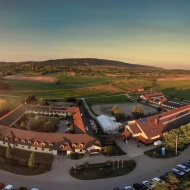 Szilveszter a Hétkúti Wellness Hotelben Móron Szilveszter a Hétkúti Wellness Hotelben Móron