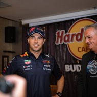 Meet & Greet Sergio Perezzel F-1 pilótával a Red Bull Oracle és Hard Rock Cafe együttműködésével