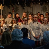 Advent a Városháza Parkban, Meggyújtották a második adventi gyertyát a Városháza parkban Advent a Városháza Parkban, Meggyújtották a második adventi gyertyát a Városháza parkban