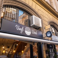 VINYL & WOOD Kávézó Budapest