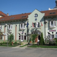 Pálma Hotel**