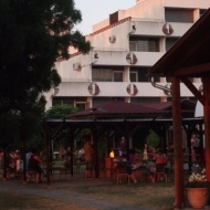 Három Hattyú Hotel Három Hattyú Hotel