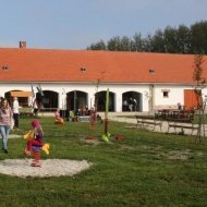 Lászlómajor, Bemutató Majorság Sarród Lászlómajor, Bemutató Majorság Sarród
