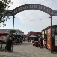 Szekeres Park és Piac Szekeres Park és Piac