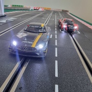Boxutca Gyöngyös, élmény autóversenyzés Carrera slotcar pályákon Boxutca Gyöngyös, élmény autóversenyzés Carrera slotcar pályákon