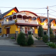 Aranyhordó Panzió Étterem Pizzéria Pere