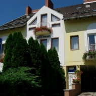 Kálmán Panzió és Étterem Kálmán Panzió és Étterem